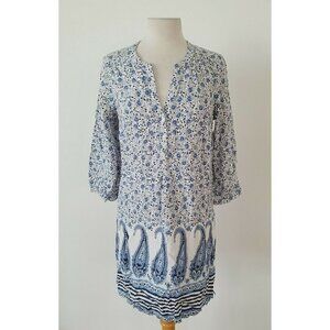 Old Navy White and Blue Flower Pattern Size Medium